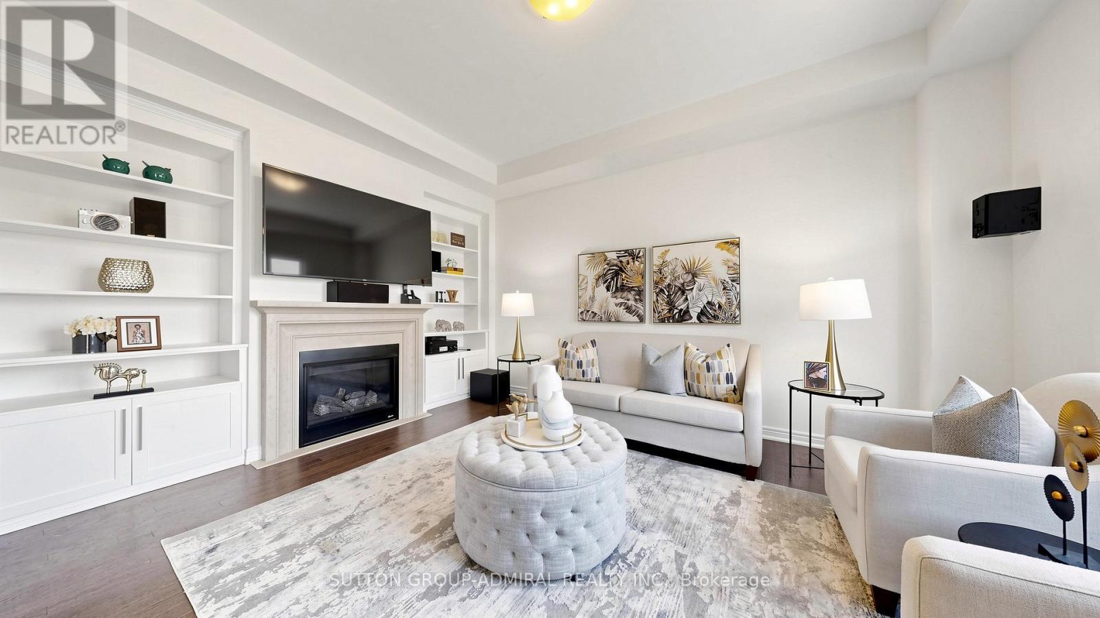 284 East'S Corners Boulevard, Vaughan, ON - Indoor Photo Showing Living Room With Fireplace