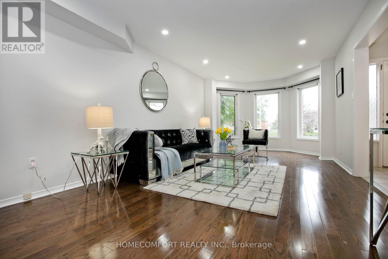 5813 Fieldon Road, Mississauga, ON - Indoor