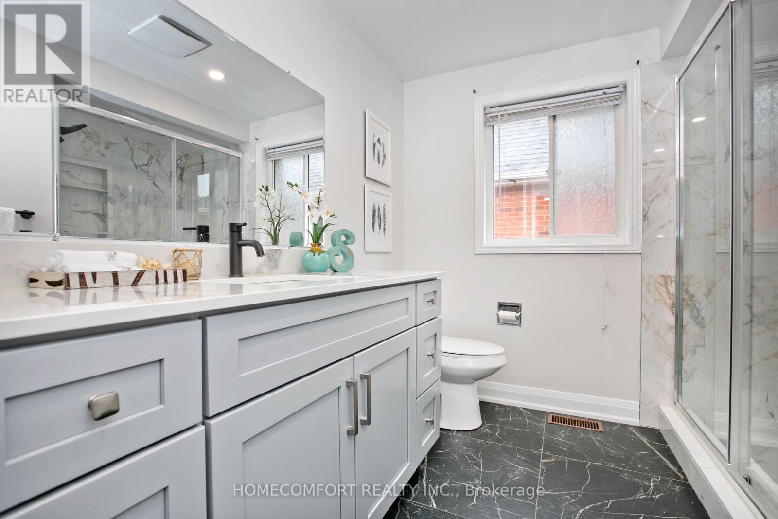 5813 Fieldon Road, Mississauga, ON - Indoor Photo Showing Bathroom