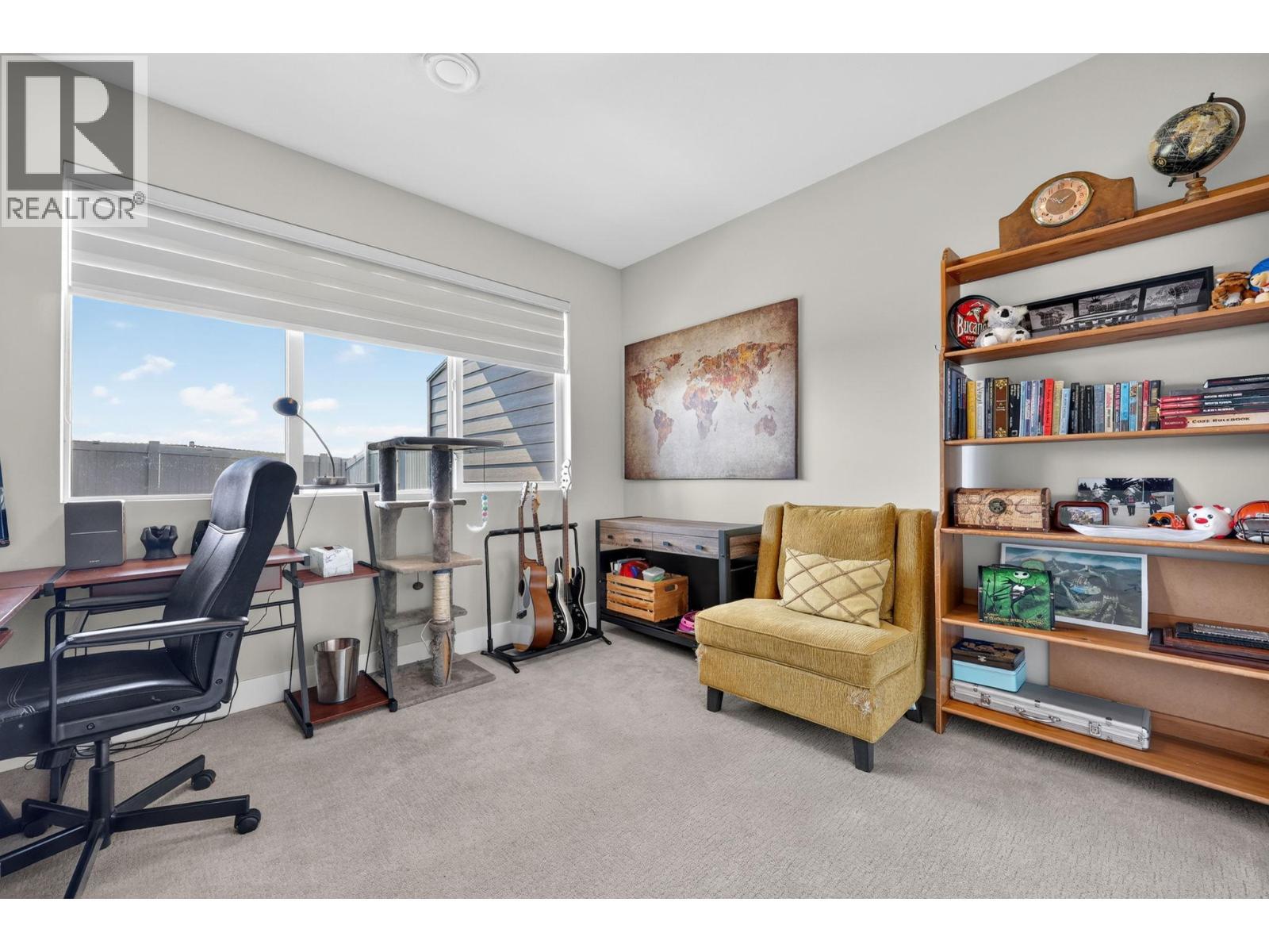 2359 Hawks Boulevard, West Kelowna, BC - Indoor Photo Showing Office