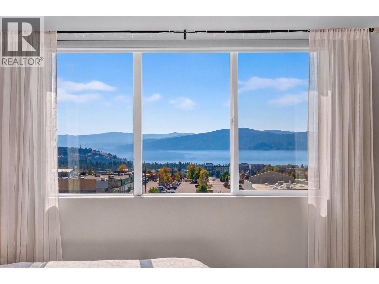 2359 Hawks Boulevard, West Kelowna, BC - Indoor