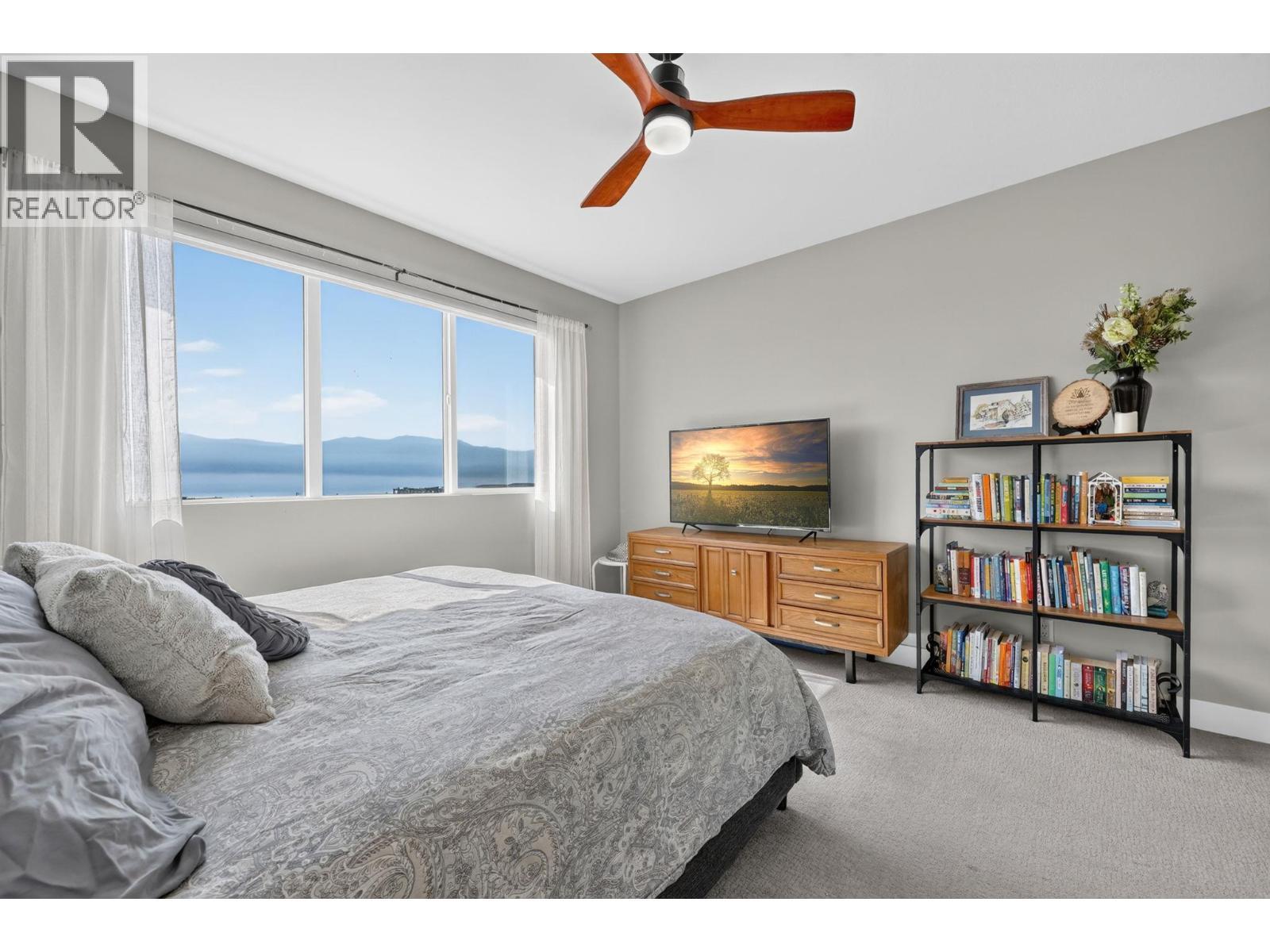 2359 Hawks Boulevard, West Kelowna, BC - Indoor Photo Showing Bedroom