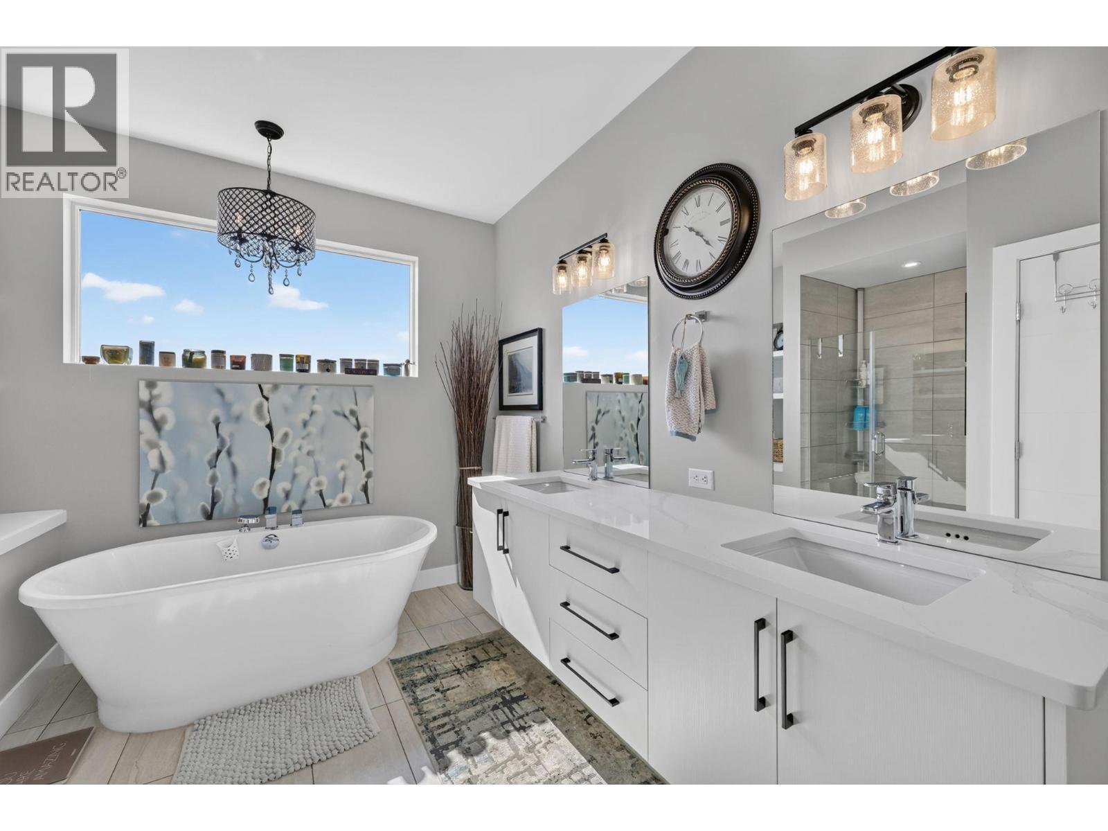 2359 Hawks Boulevard, West Kelowna, BC - Indoor Photo Showing Bathroom