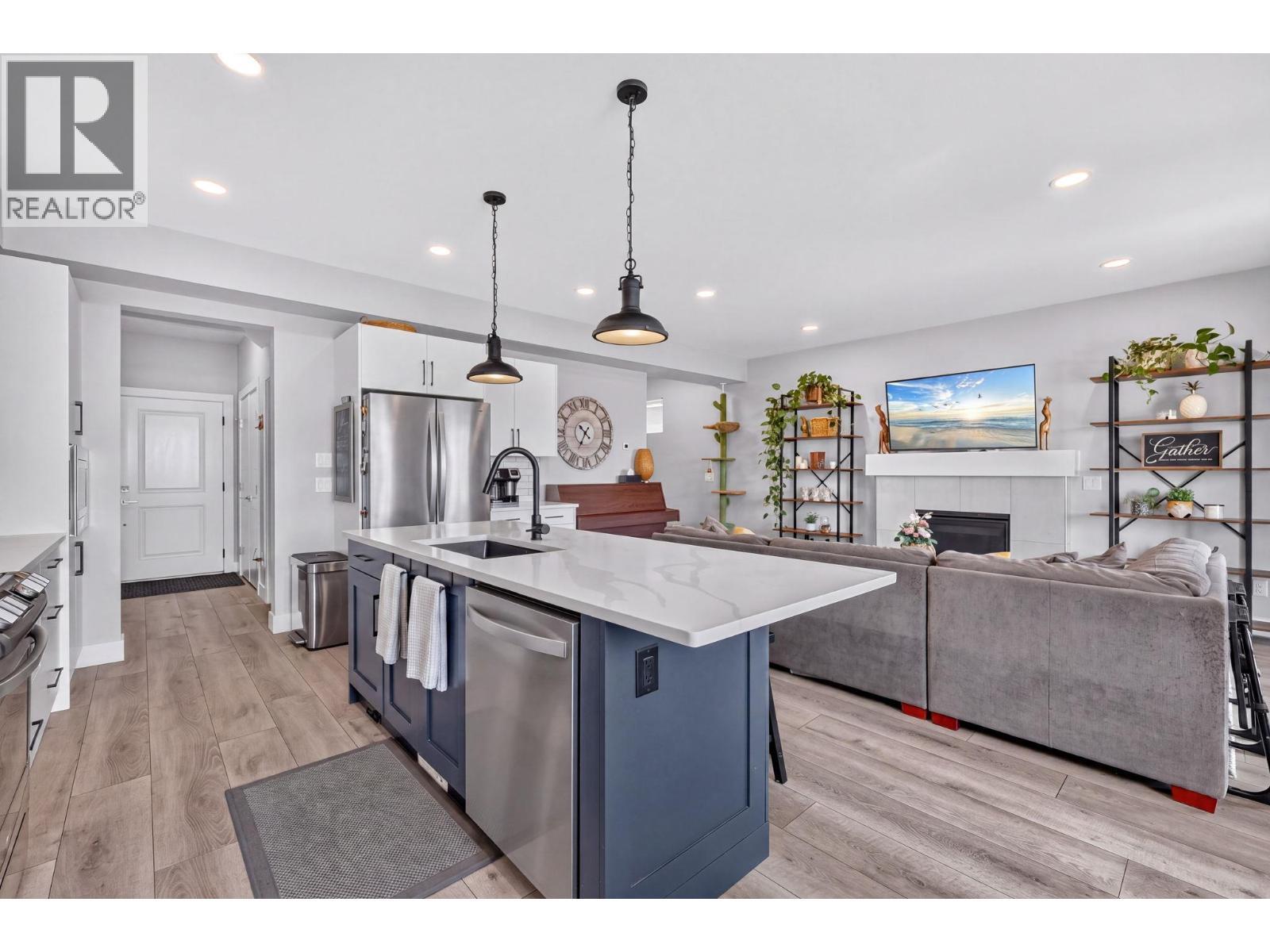 2359 Hawks Boulevard, West Kelowna, BC - Indoor Photo Showing Kitchen With Upgraded Kitchen