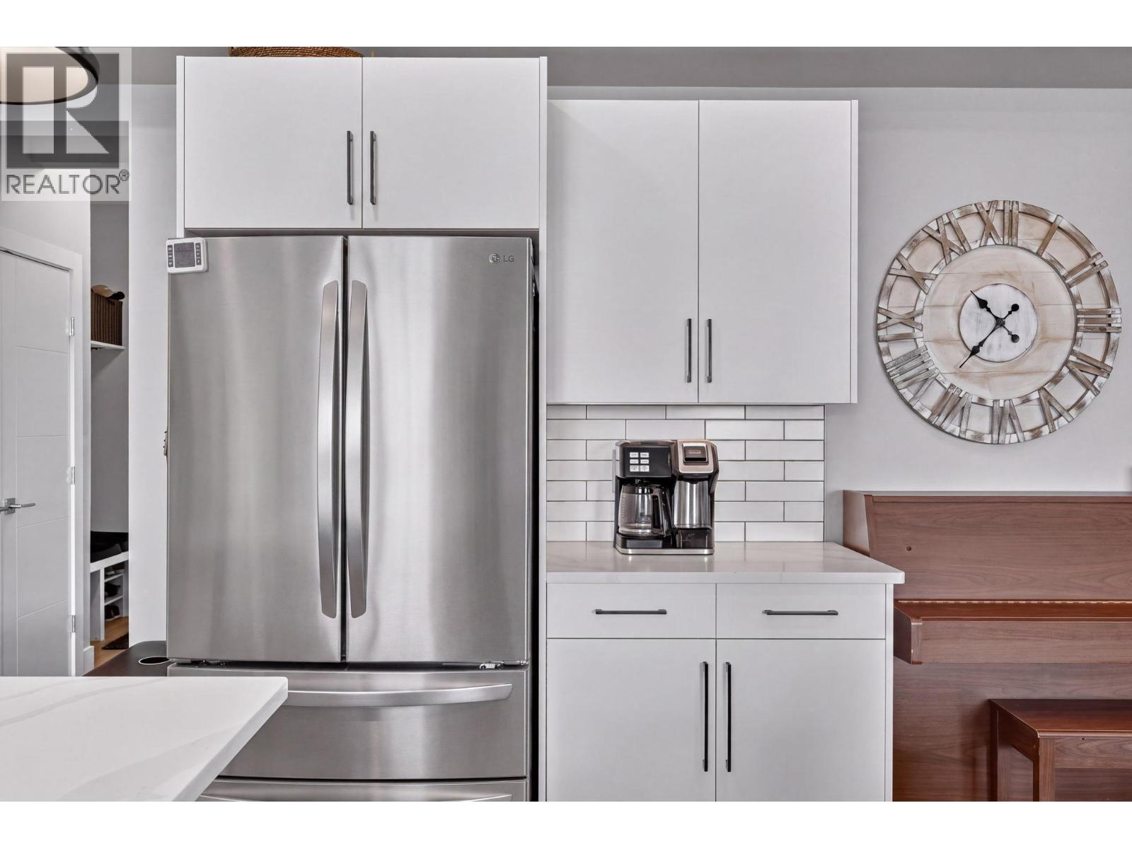 2359 Hawks Boulevard, West Kelowna, BC - Indoor Photo Showing Kitchen