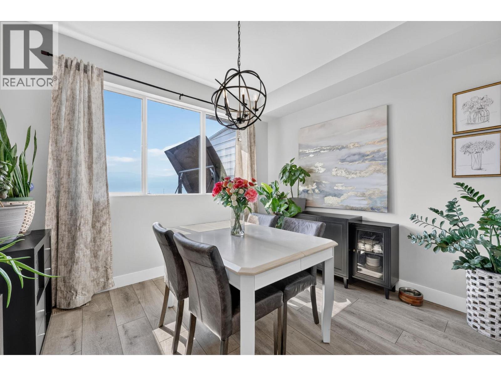 2359 Hawks Boulevard, West Kelowna, BC - Indoor Photo Showing Dining Room
