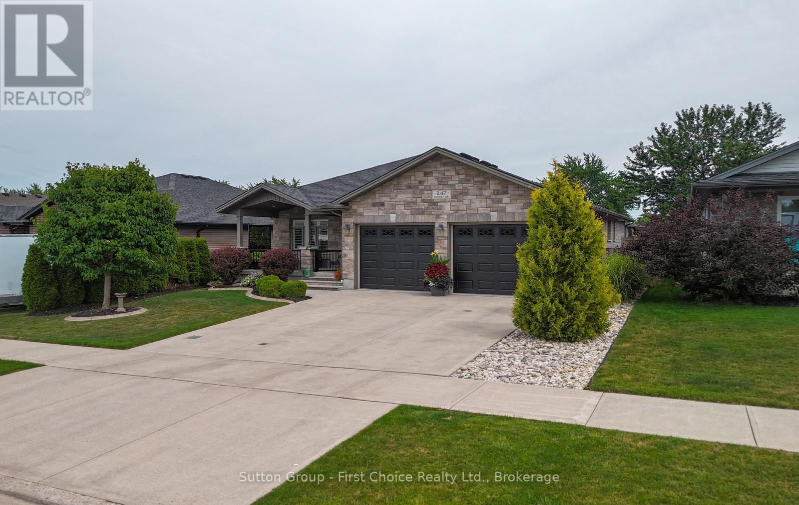 247 Sunset Drive, West Perth (Mitchell), ON - Outdoor With Facade