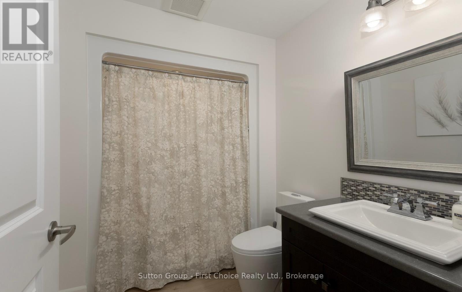 247 Sunset Drive, West Perth (Mitchell), ON - Indoor Photo Showing Bathroom