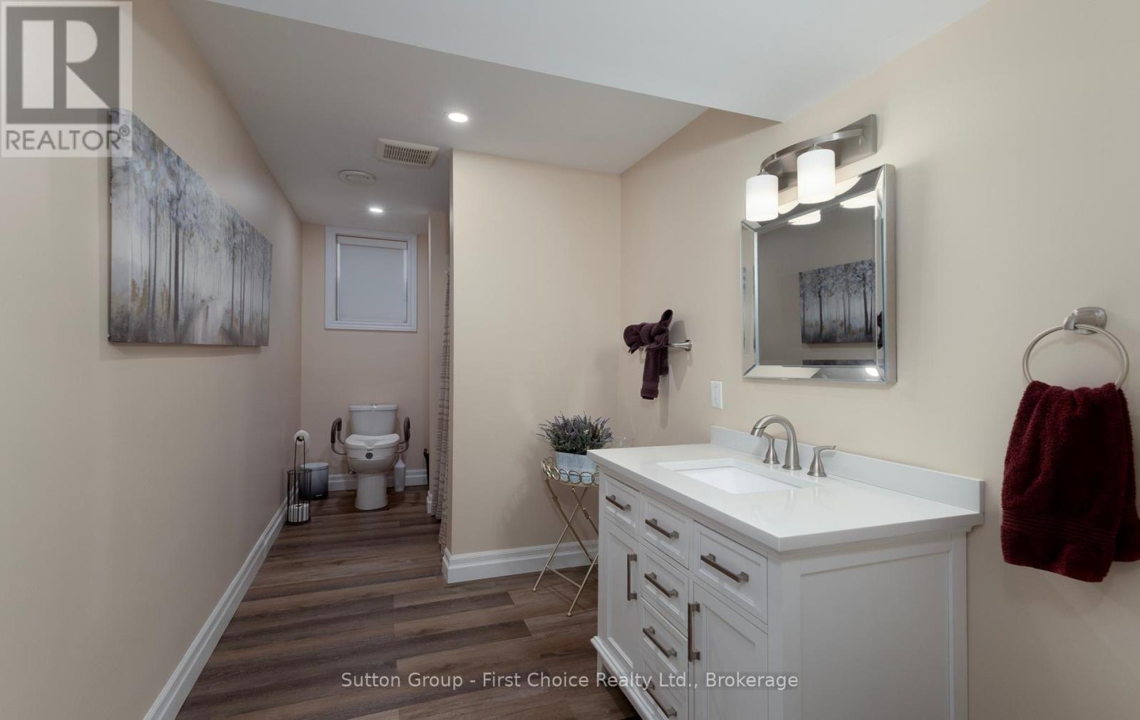 247 Sunset Drive, West Perth (Mitchell), ON - Indoor Photo Showing Bathroom