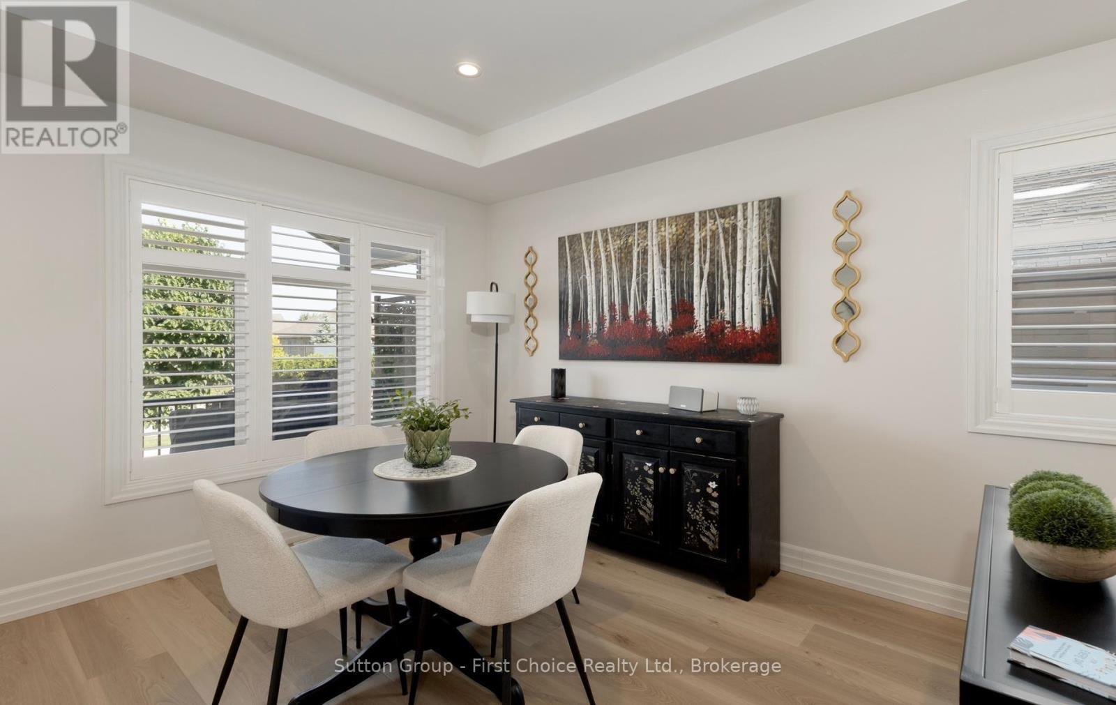 247 Sunset Drive, West Perth (Mitchell), ON - Indoor Photo Showing Dining Room