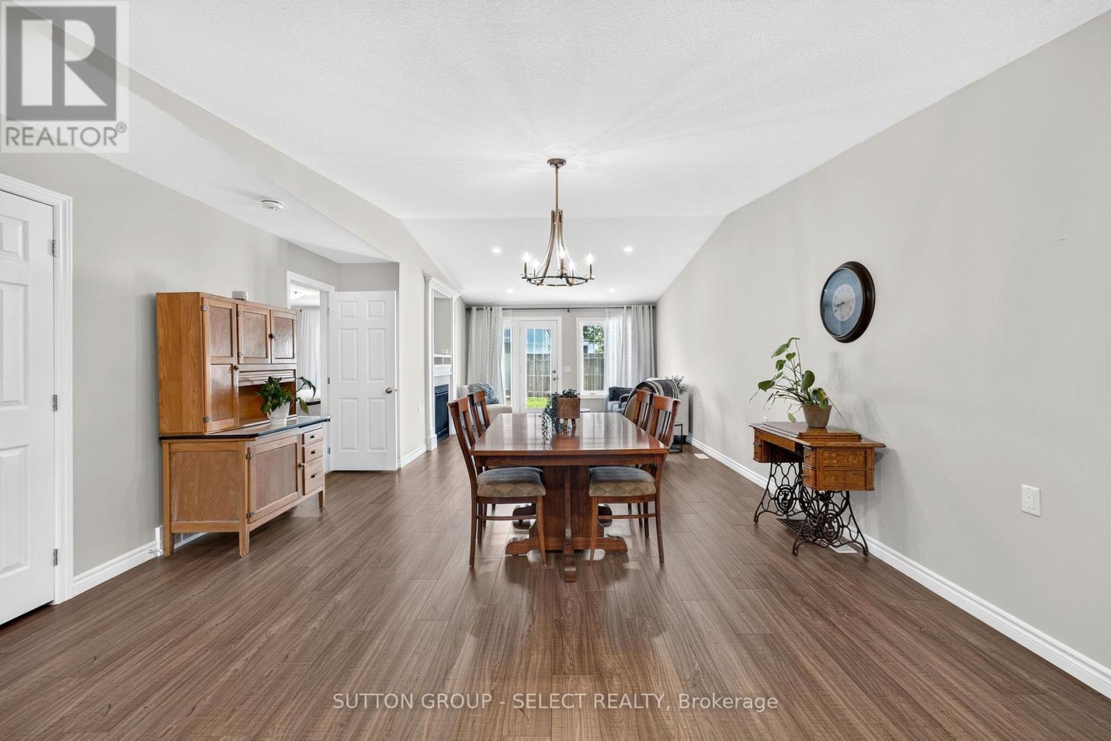 14 Devon Drive, South Huron (Exeter), ON - Indoor Photo Showing Dining Room