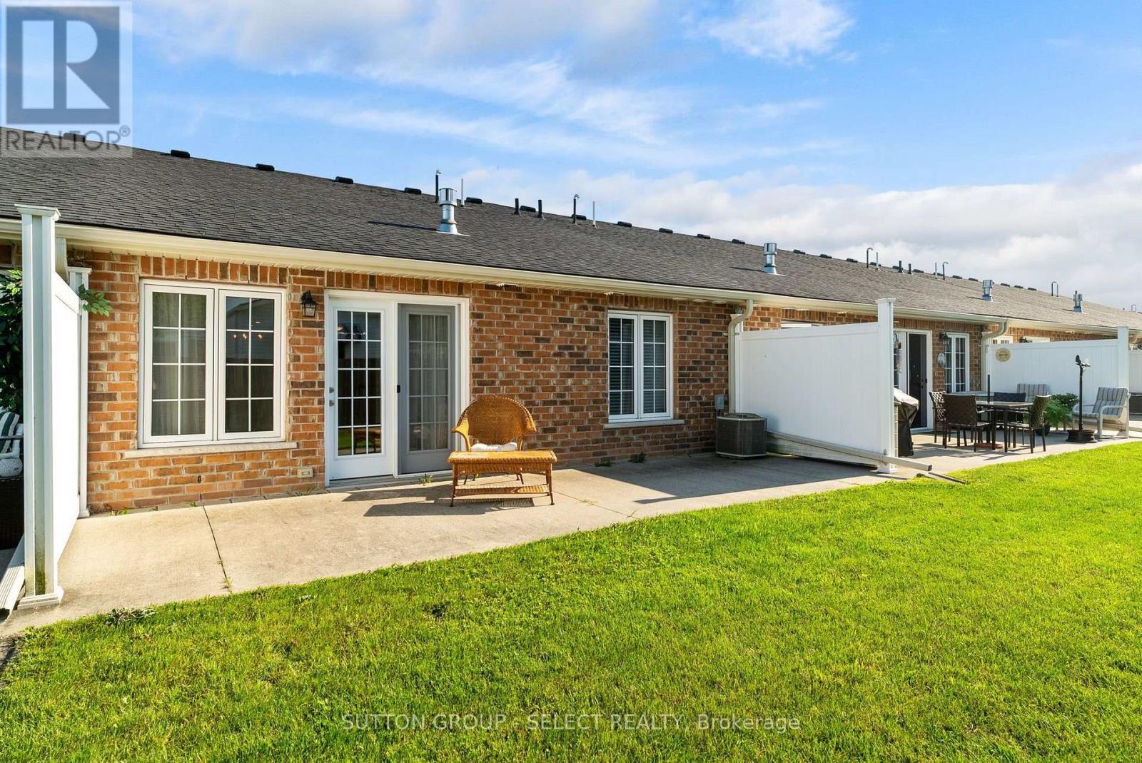 14 Devon Drive, South Huron (Exeter), ON - Outdoor