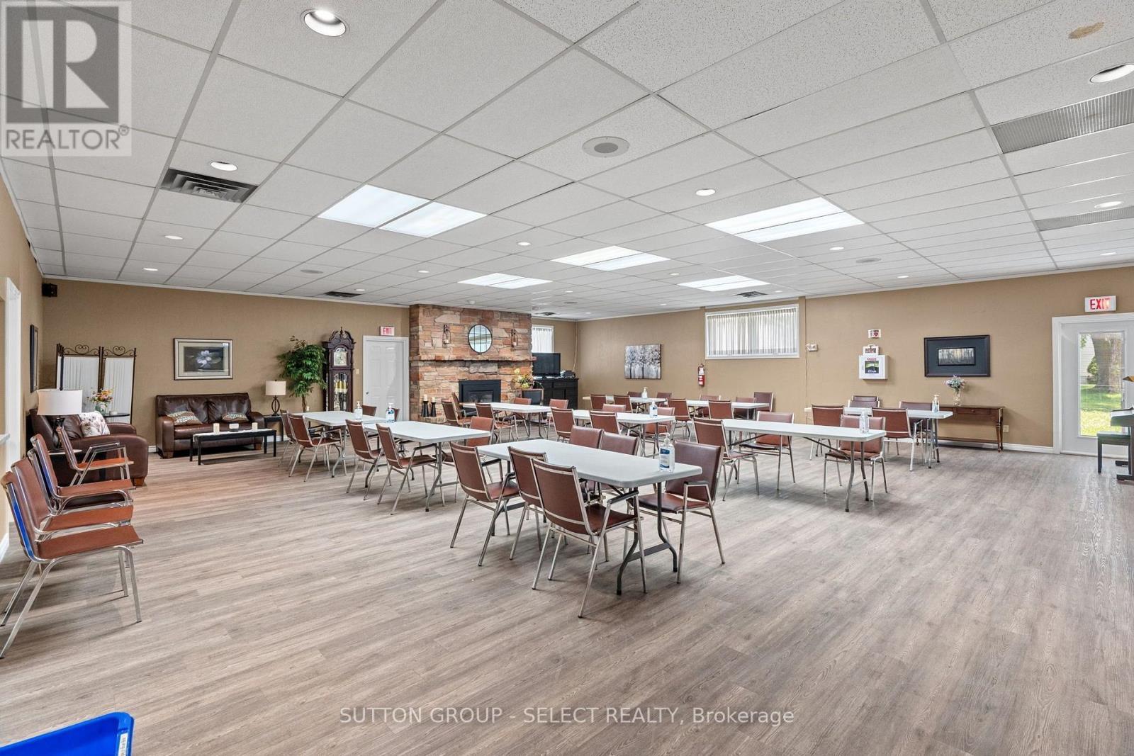 COMMUNITY CLUBHOUSE - 14 Devon Drive, South Huron (Exeter), ON - Indoor