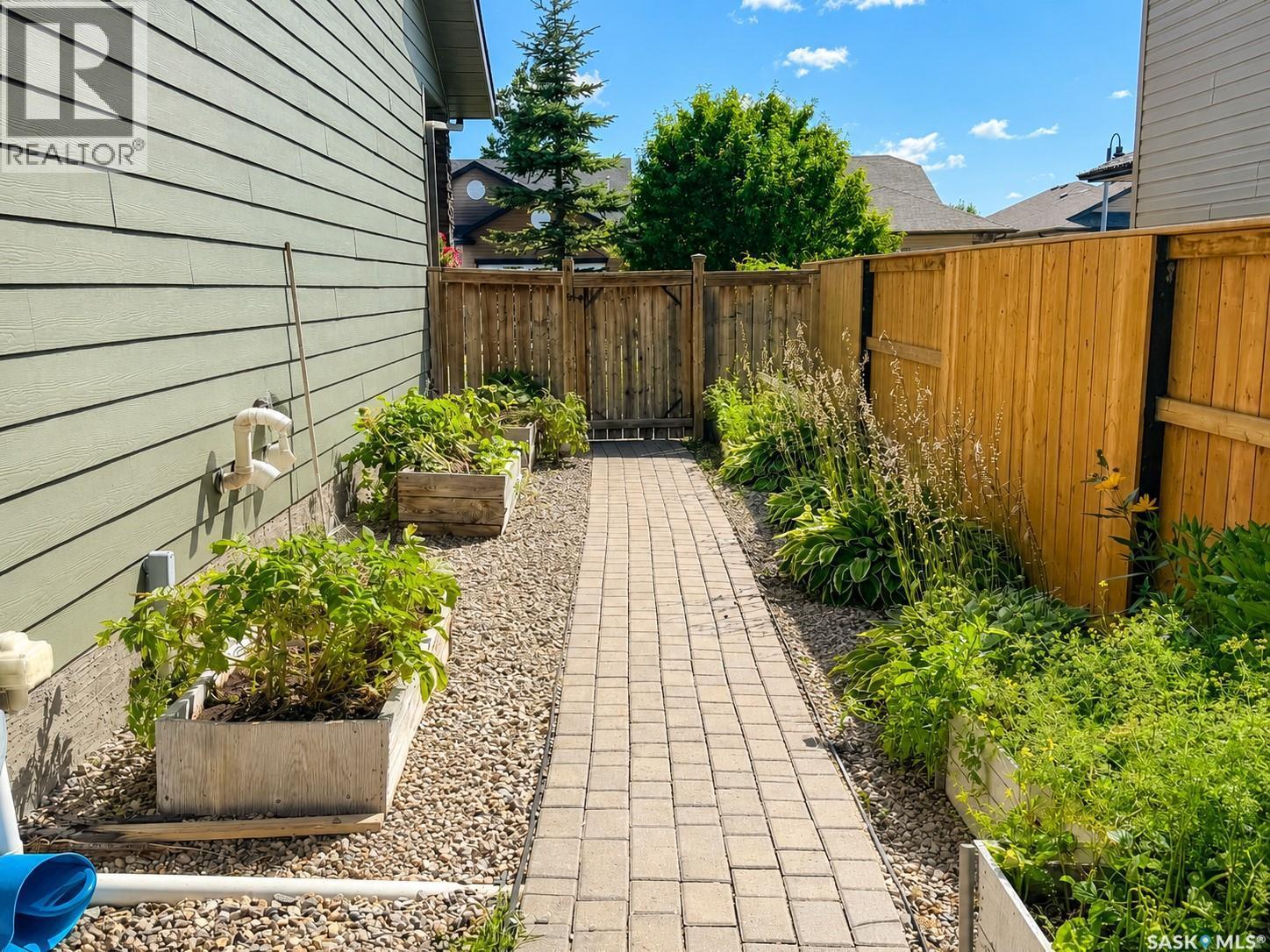 110 Chubb Cove, Saskatoon, SK - Outdoor