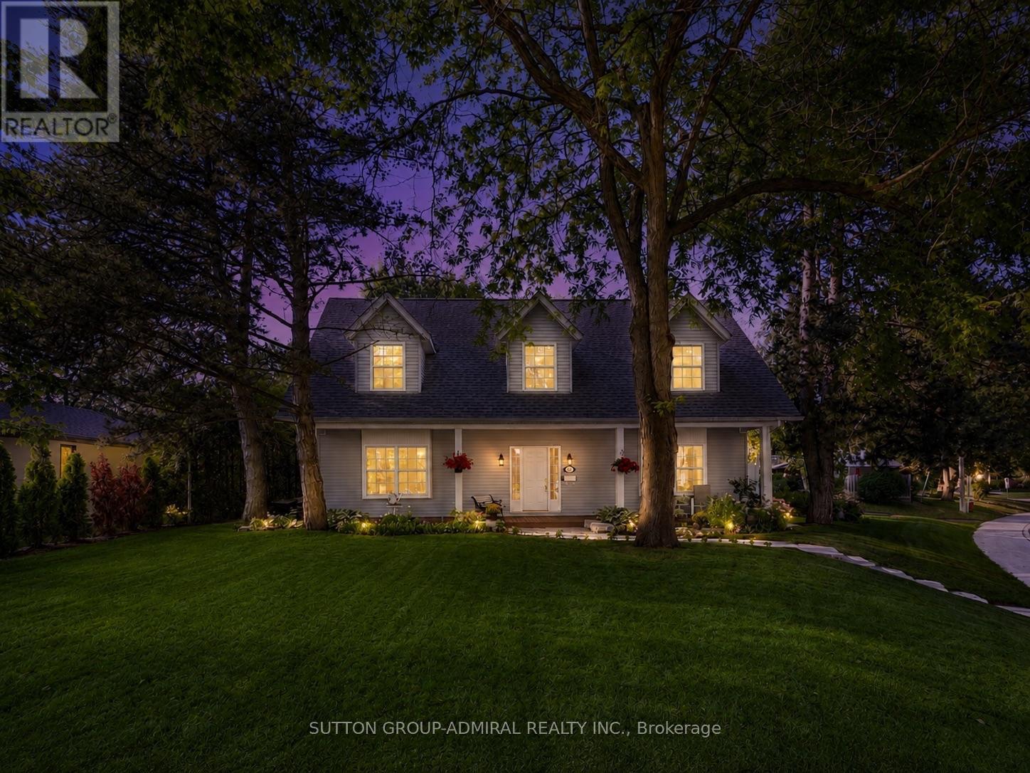 54 Starlight Crescent, Richmond Hill, ON - Outdoor