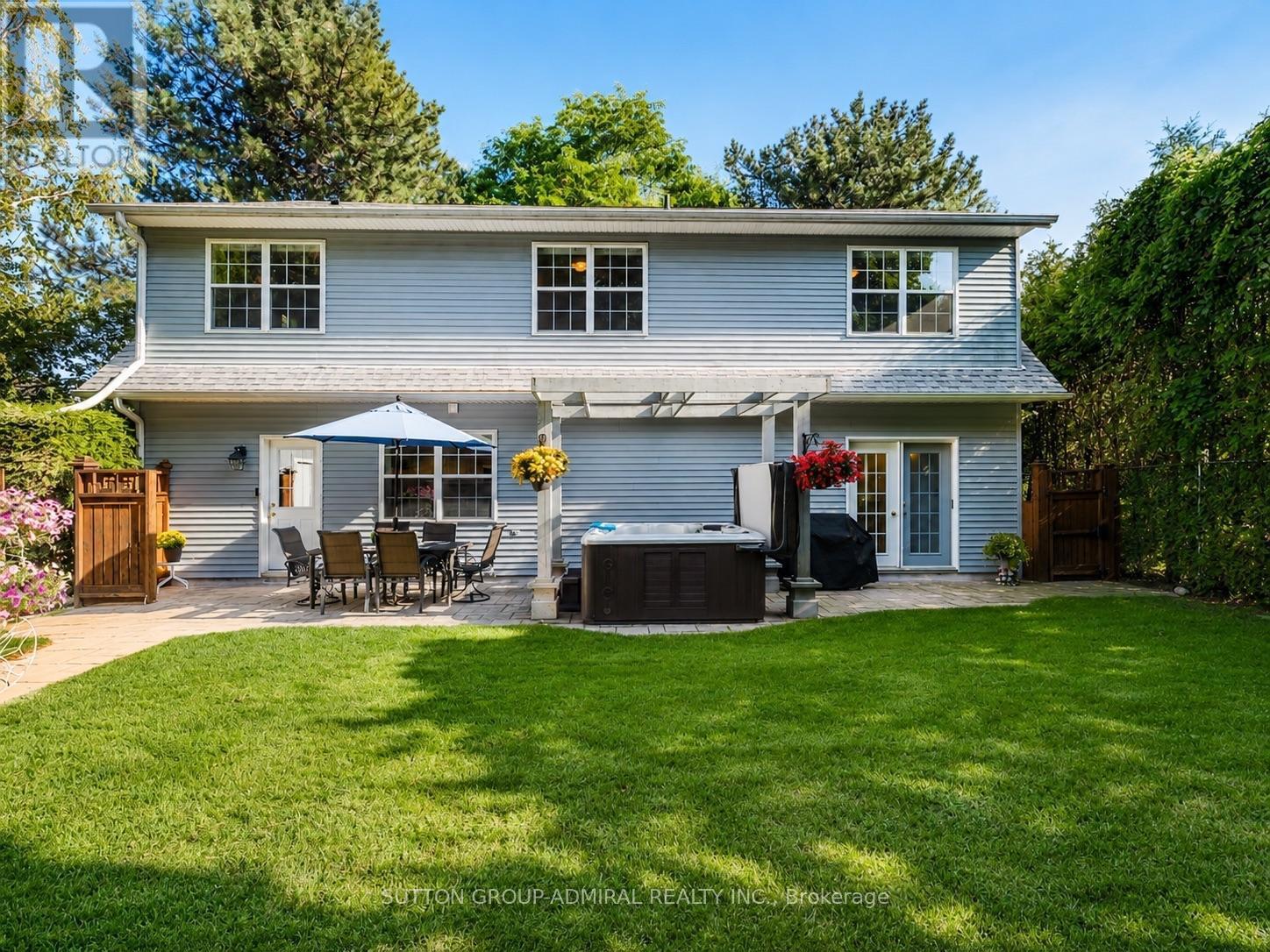 54 Starlight Crescent, Richmond Hill, ON - Outdoor