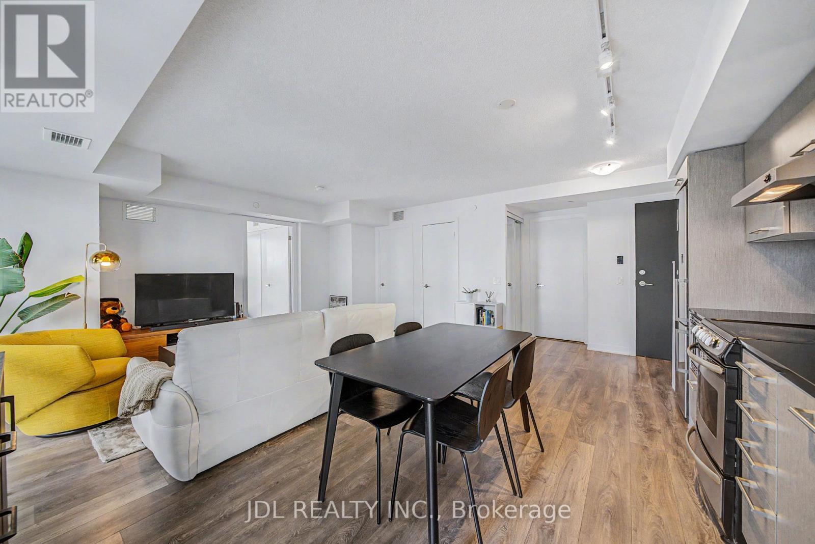 1411 - 87 Peter Street, Toronto, ON - Indoor