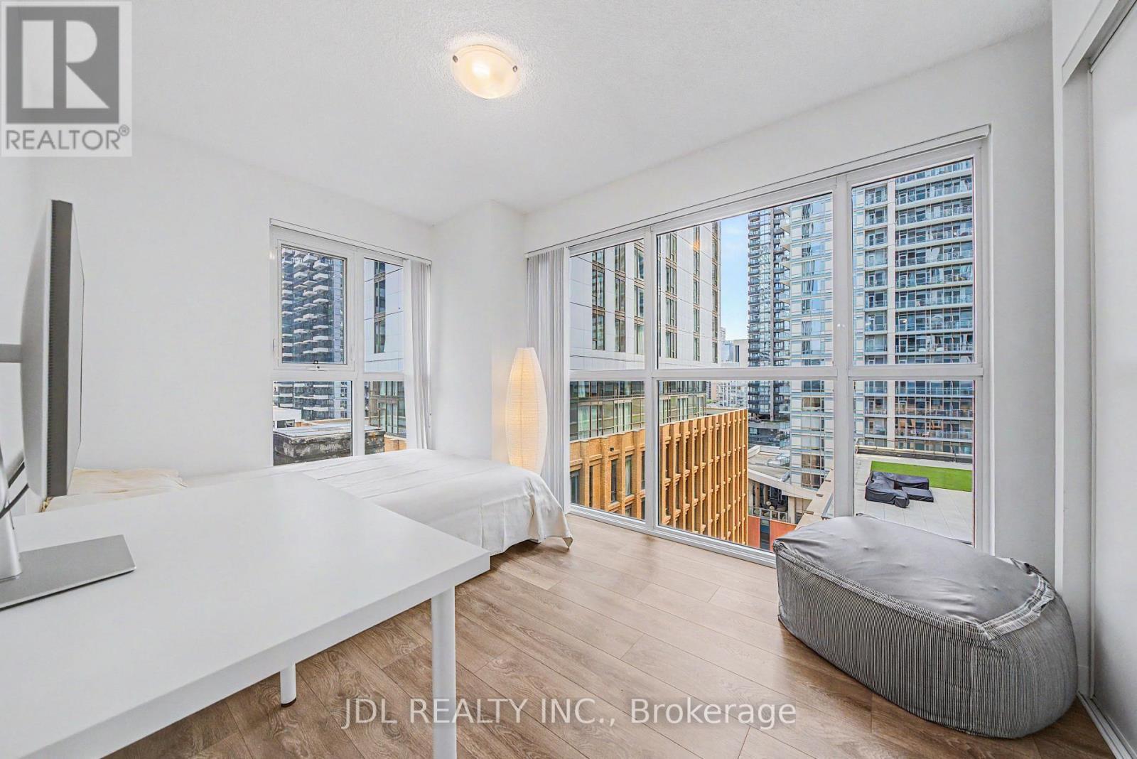 1411 - 87 Peter Street, Toronto, ON - Indoor