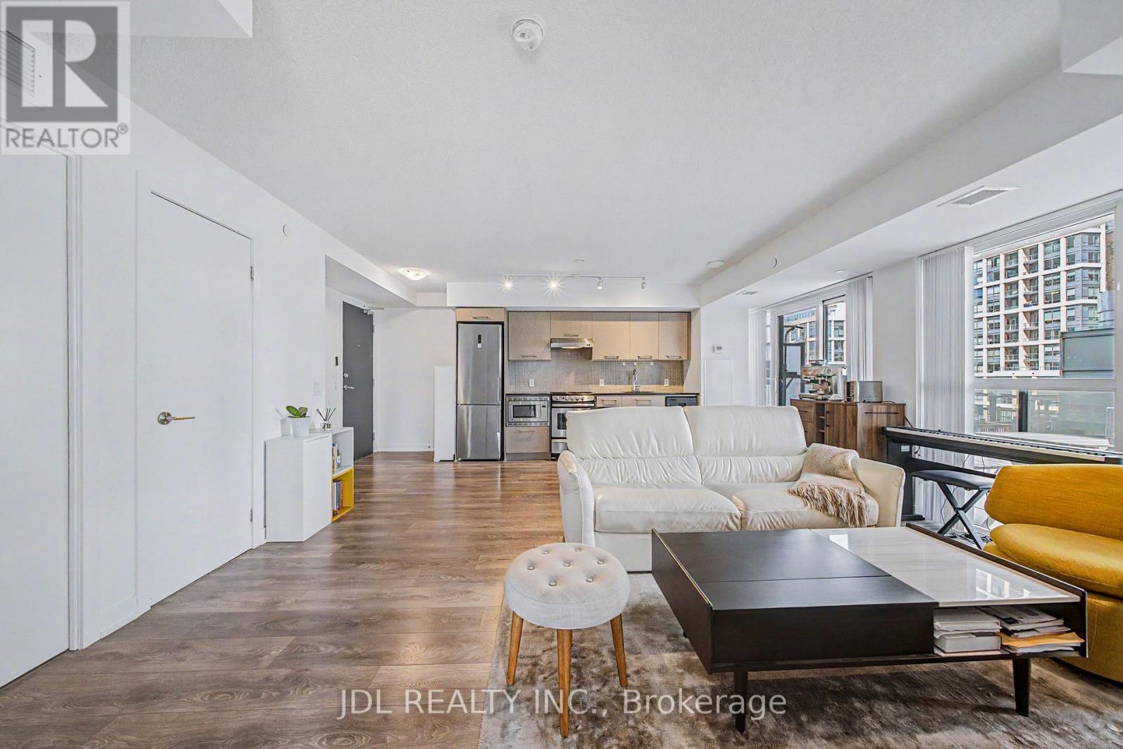 1411 - 87 Peter Street, Toronto, ON - Indoor Photo Showing Living Room