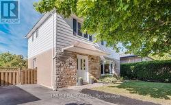 BSMT - 755 BOTANY HILL CRESCENT Newmarket, ON L3Y 3A7
