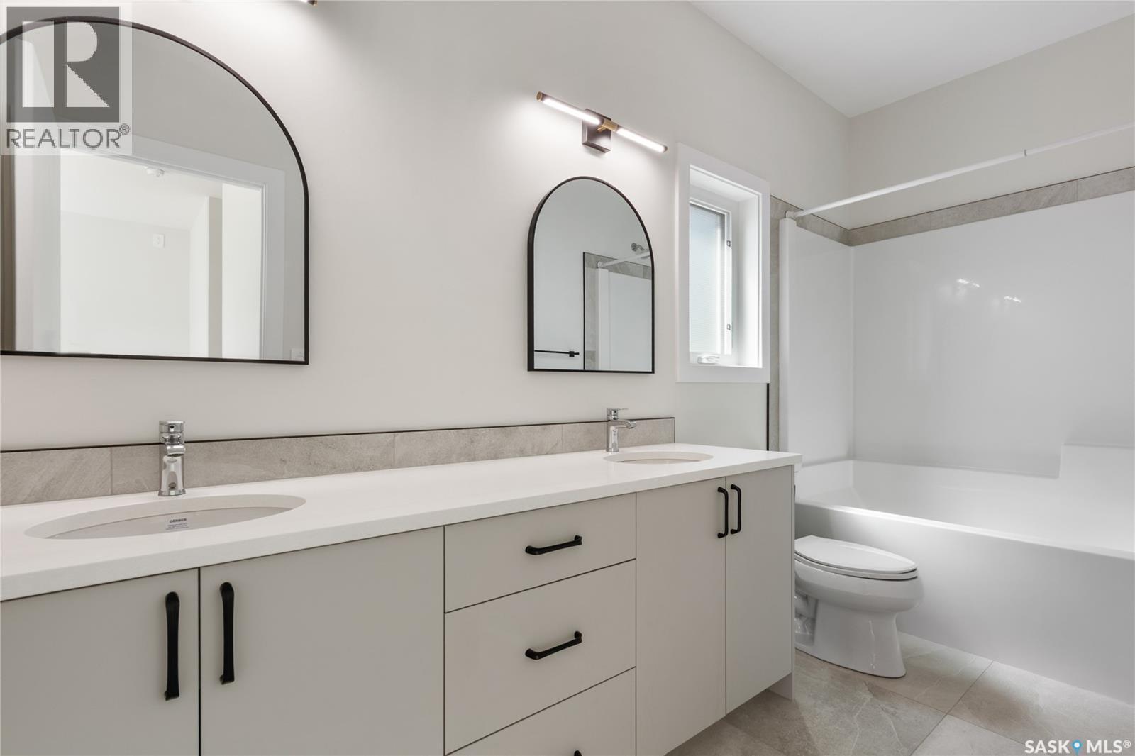 655 Underhill Road, Saskatoon, SK - Indoor Photo Showing Bathroom