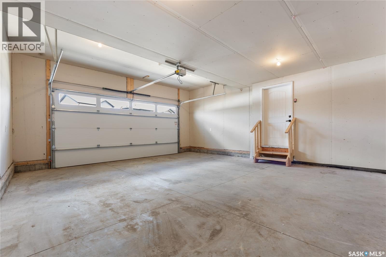655 Underhill Road, Saskatoon, SK - Indoor Photo Showing Garage
