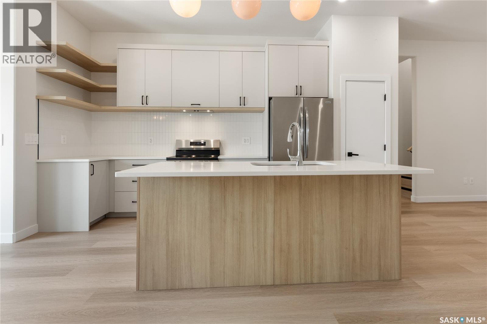 655 Underhill Road, Saskatoon, SK - Indoor Photo Showing Kitchen With Upgraded Kitchen