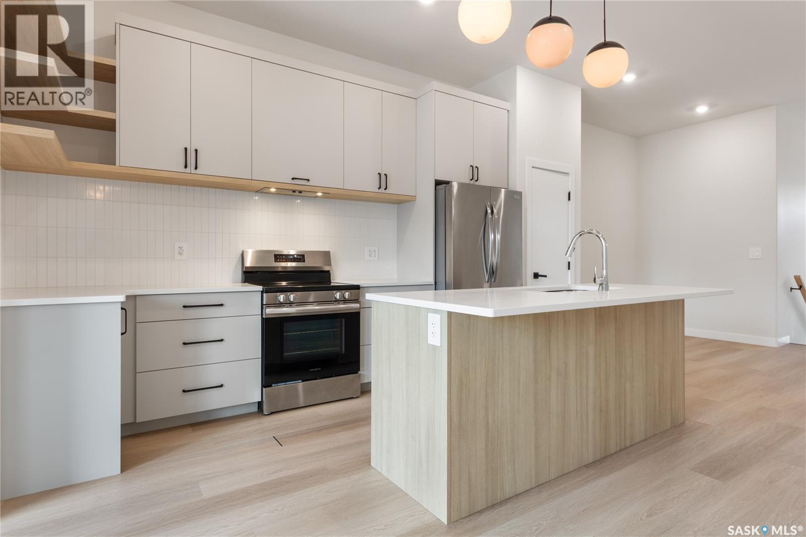 655 Underhill Road, Saskatoon, SK - Indoor Photo Showing Kitchen With Upgraded Kitchen