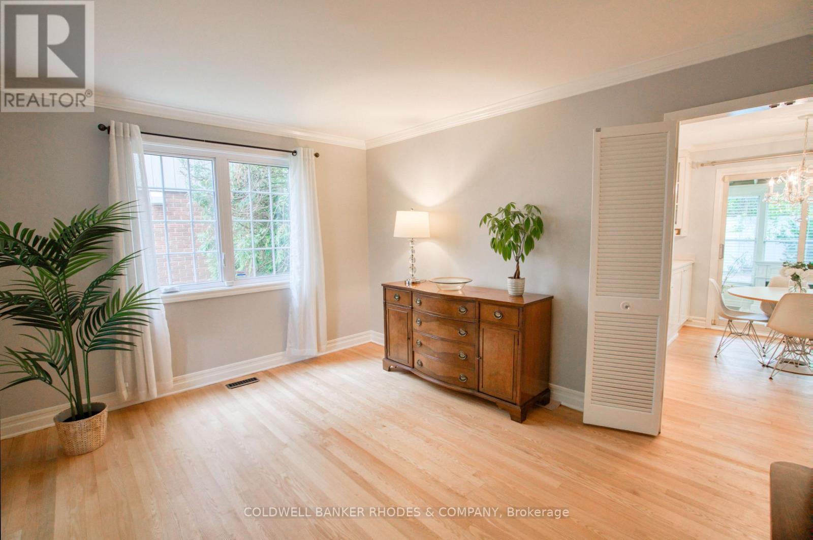 1666 Amberdale Crescent, Ottawa, ON - Indoor