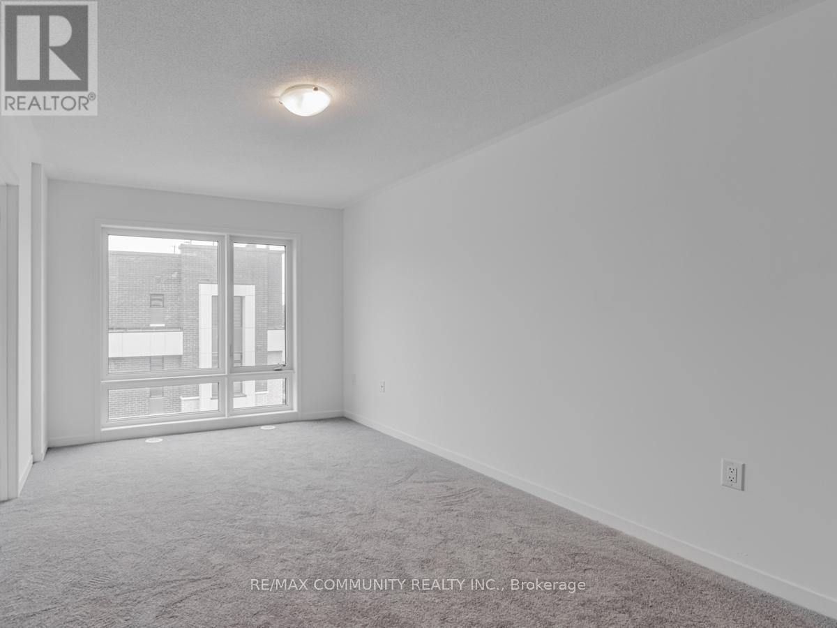 799 Heathrow Path, Oshawa, ON - Indoor Photo Showing Other Room