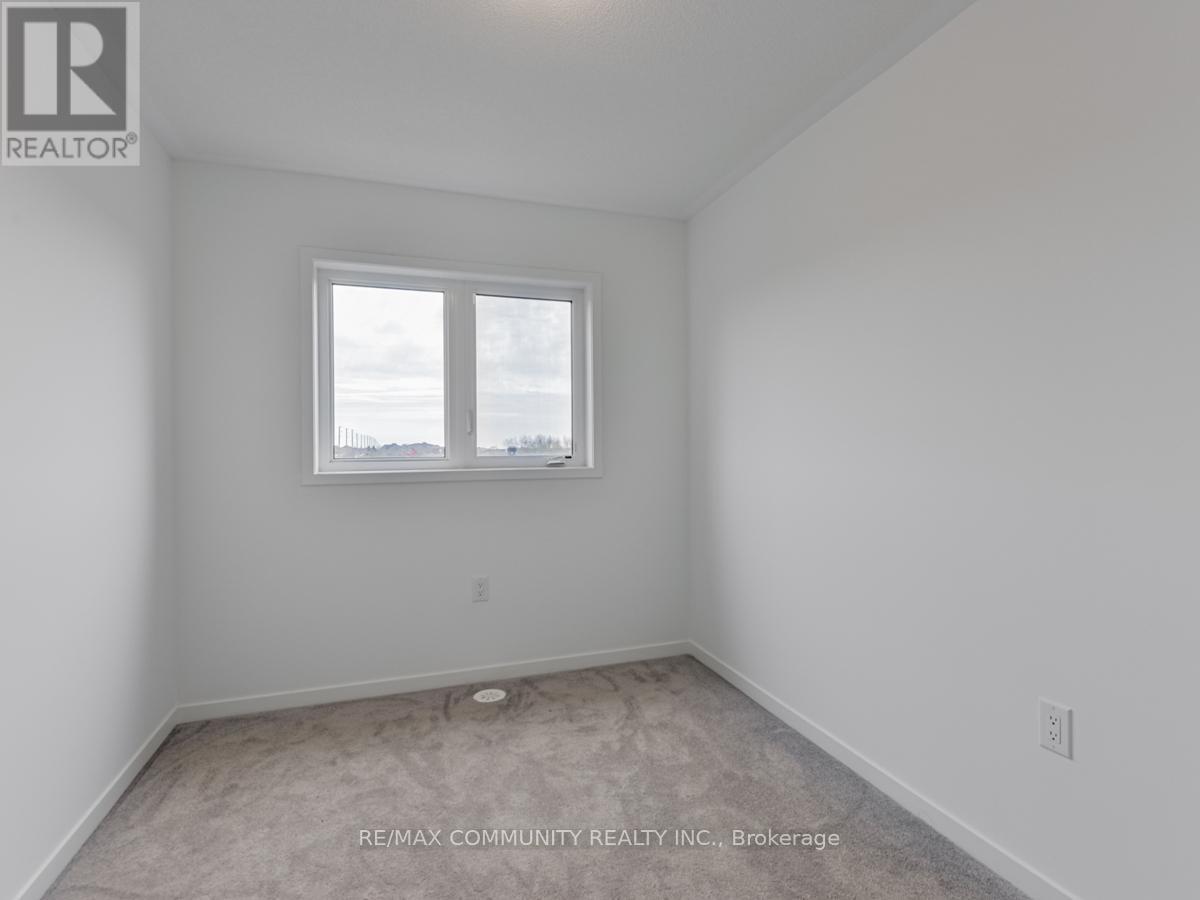 799 Heathrow Path, Oshawa, ON - Indoor Photo Showing Other Room