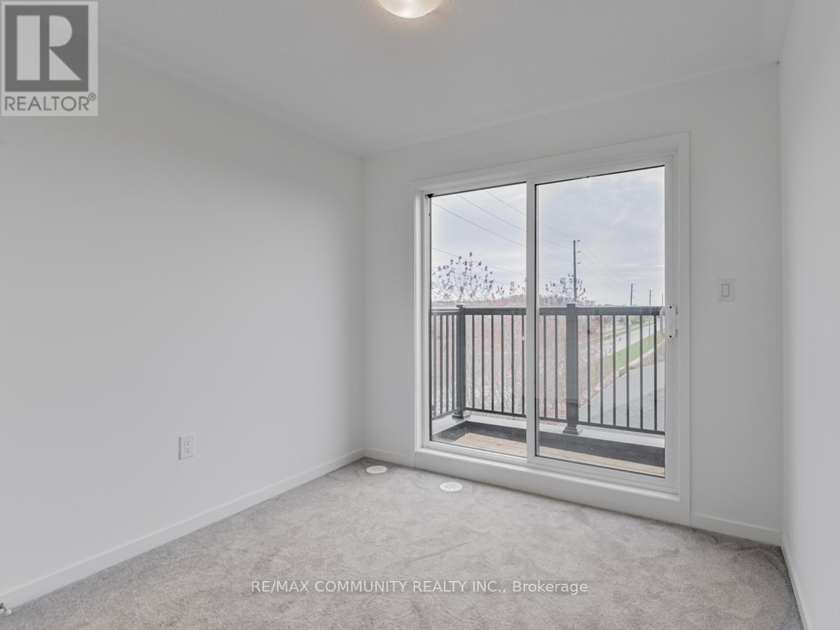 799 Heathrow Path, Oshawa, ON - Indoor Photo Showing Other Room