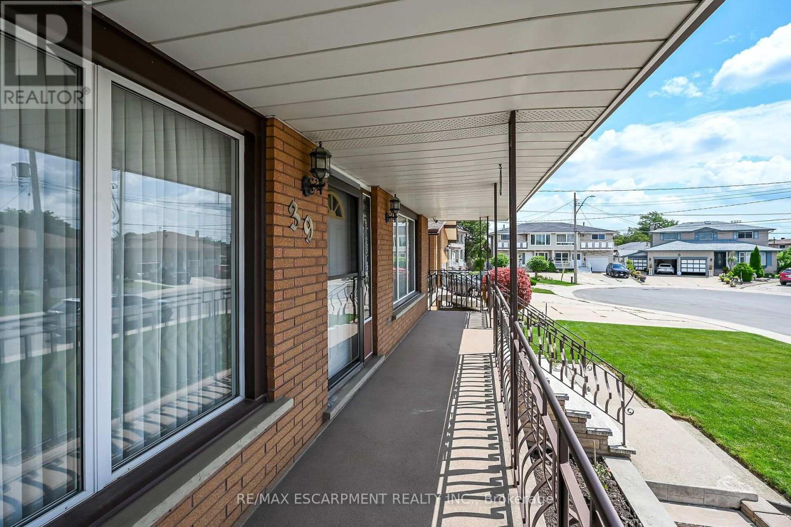 39 Algonquin Court, Hamilton, ON - Outdoor With Exterior