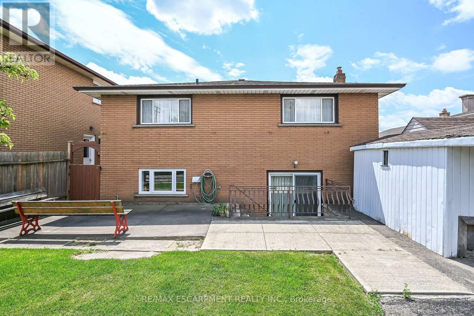 39 Algonquin Court, Hamilton, ON - Outdoor With Exterior