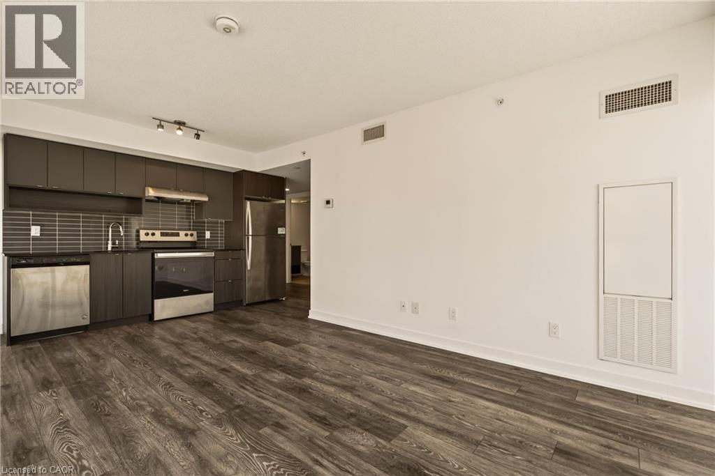 1119 Cooke Boulevard Unit# B323, Burlington, ON - Indoor Photo Showing Kitchen With Stainless Steel Kitchen