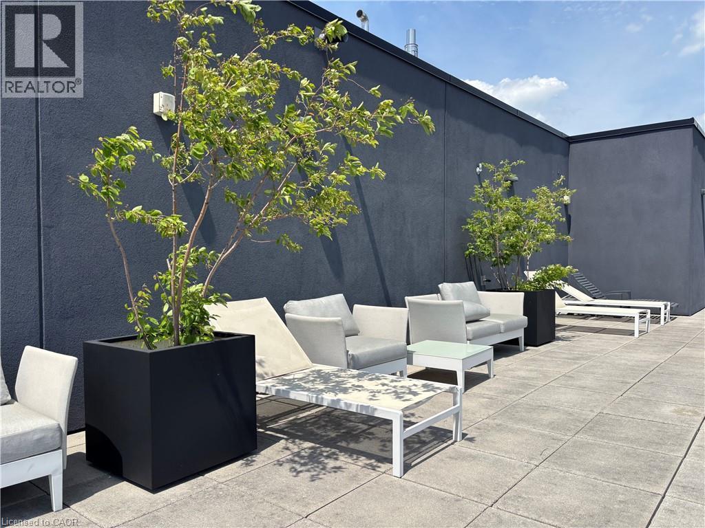 1119 Cooke Boulevard Unit# B323, Burlington, ON - Outdoor