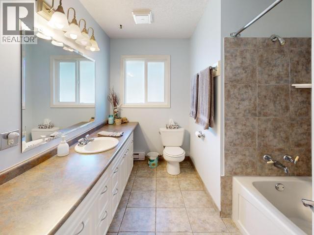 3786 Quadra Ave, Powell River, BC - Indoor Photo Showing Bathroom