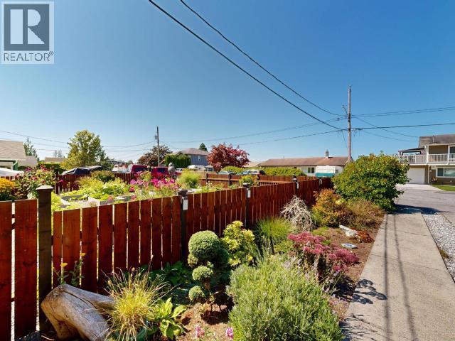 3786 Quadra Ave, Powell River, BC - Outdoor