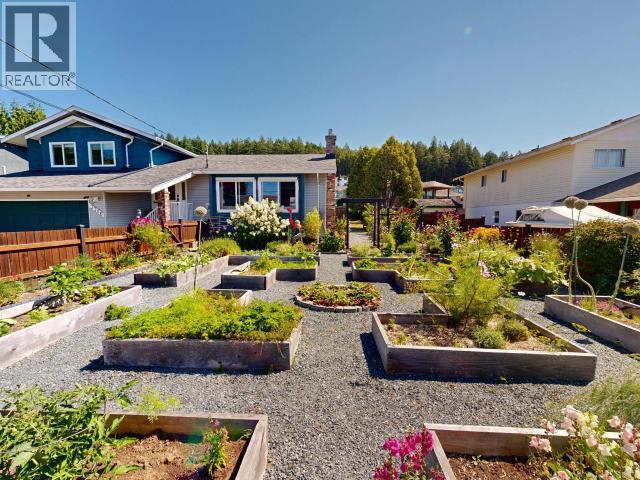 3786 Quadra Ave, Powell River, BC - Outdoor