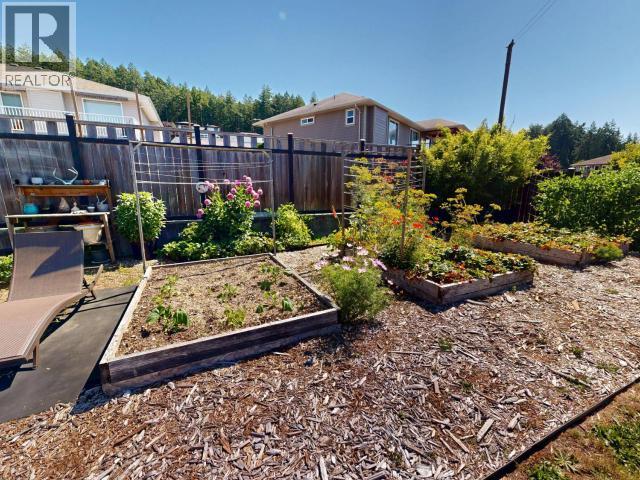 3786 Quadra Ave, Powell River, BC - Outdoor