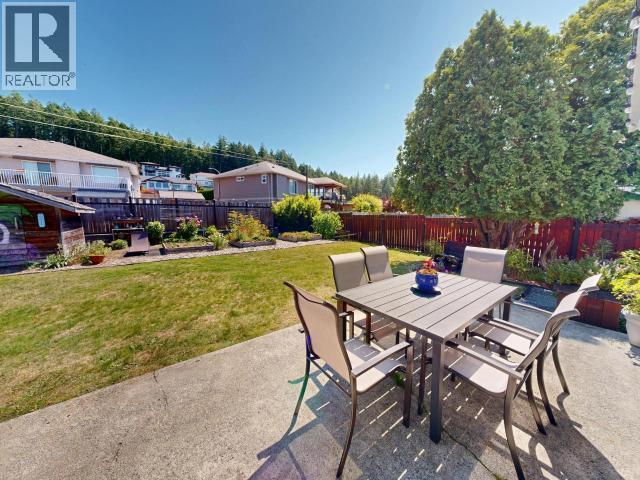 3786 Quadra Ave, Powell River, BC - Outdoor With Deck Patio Veranda
