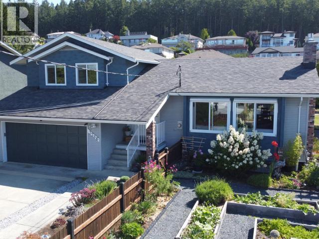 3786 Quadra Ave, Powell River, BC - Outdoor