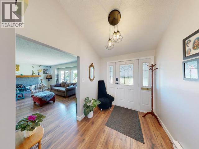 3786 Quadra Ave, Powell River, BC - Indoor