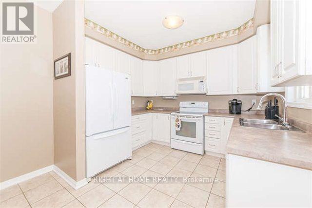 780 Ormond Drive, Oshawa, ON - Indoor Photo Showing Kitchen