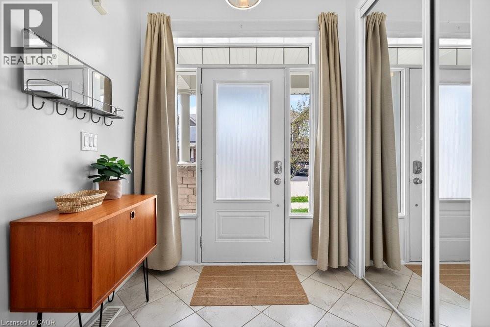 145 Stillwater Crescent, Waterdown, ON - Indoor Photo Showing Other Room