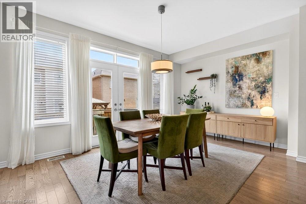 145 Stillwater Crescent, Waterdown, ON - Indoor Photo Showing Dining Room