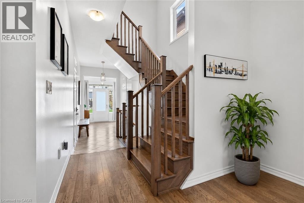145 Stillwater Crescent, Waterdown, ON - Indoor Photo Showing Other Room