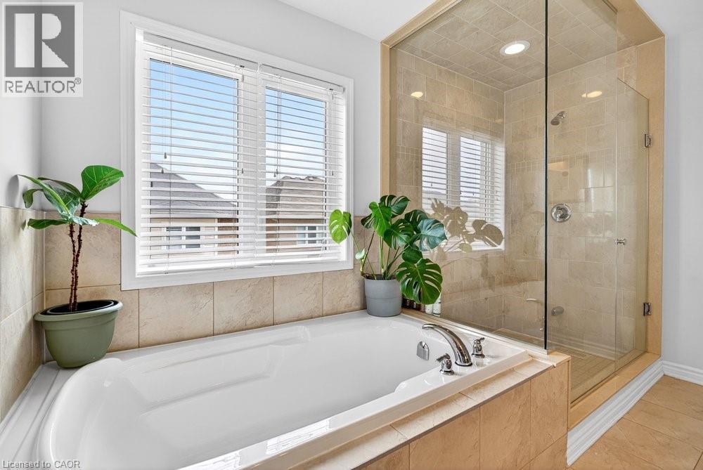 145 Stillwater Crescent, Waterdown, ON - Indoor Photo Showing Bathroom