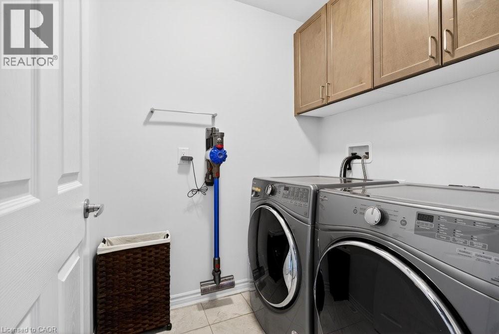 145 Stillwater Crescent, Waterdown, ON - Indoor Photo Showing Laundry Room