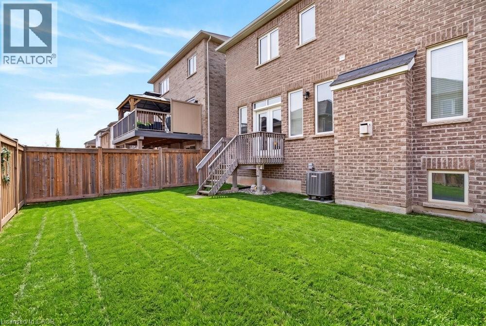 145 Stillwater Crescent, Waterdown, ON - Outdoor